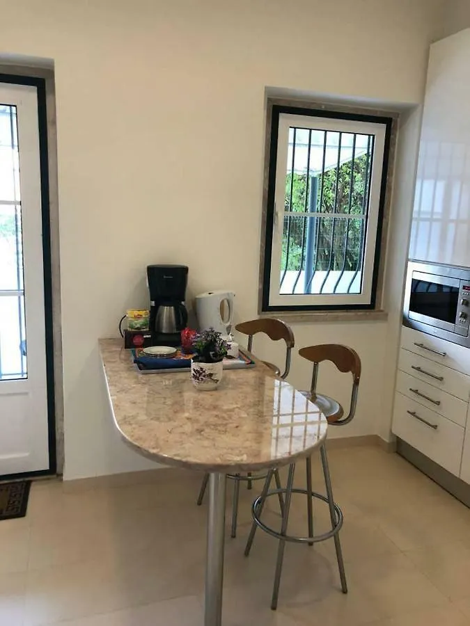 Grandmommy'S House - Traditional And Comfy Lisboan Apartment 0*, Lisbon